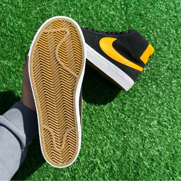 Nike Sb Zoom Blazer Mid Black / University Gold - Picture 13 of 13